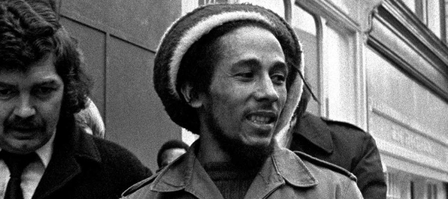 El café de la historia - frases y citas de Bob Marley