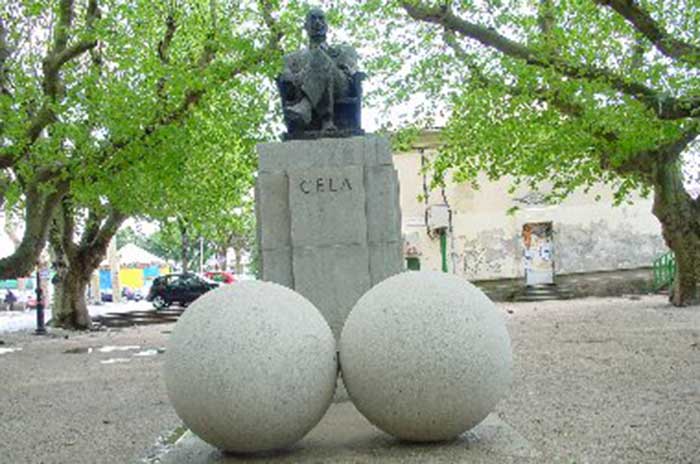 Monumento a Camilo José Cela