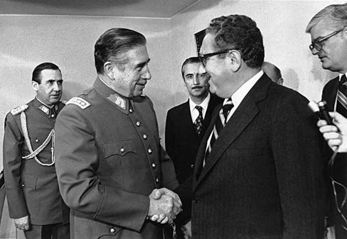 Kissinger, el hombre que susurraba a los dictadores