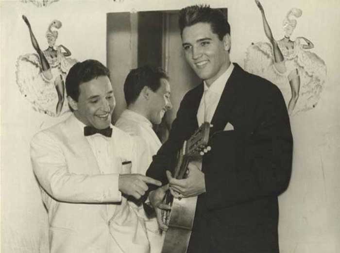 Histórica fotografía de Elvis Presley y Torrebruno en los camerinos del Moulin Rouge