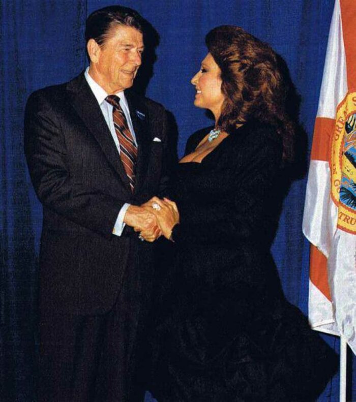 Ronald Reagan y Rocío Jurado - El café de la historia