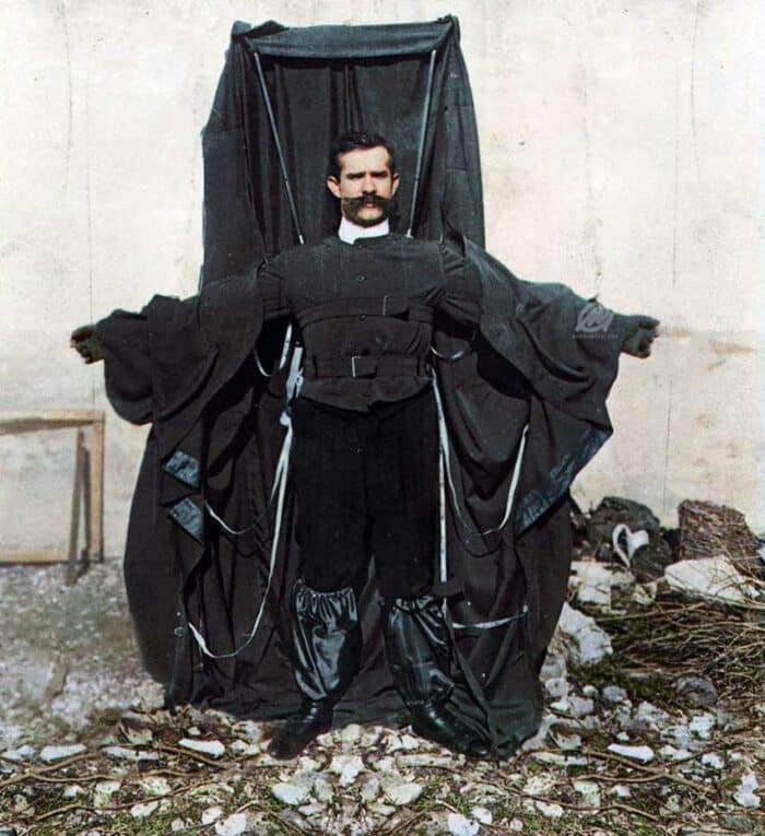 Franz Reichelt con el traje de su invención